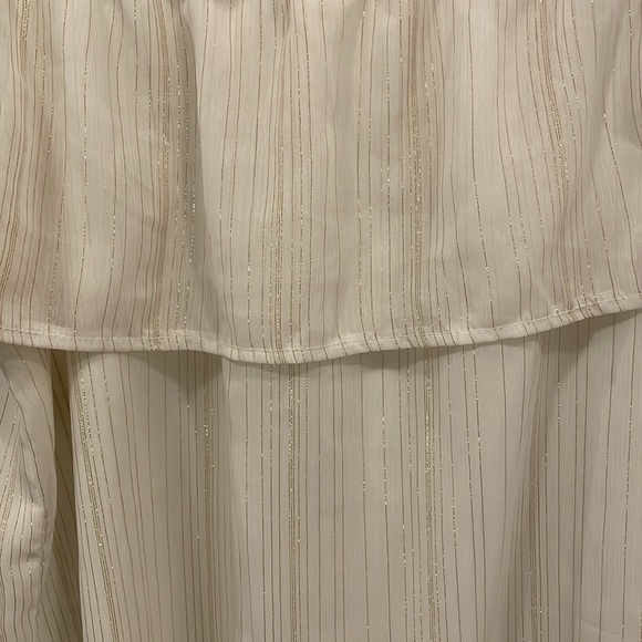 Shoulder Blouse, - Picture 2 of 4